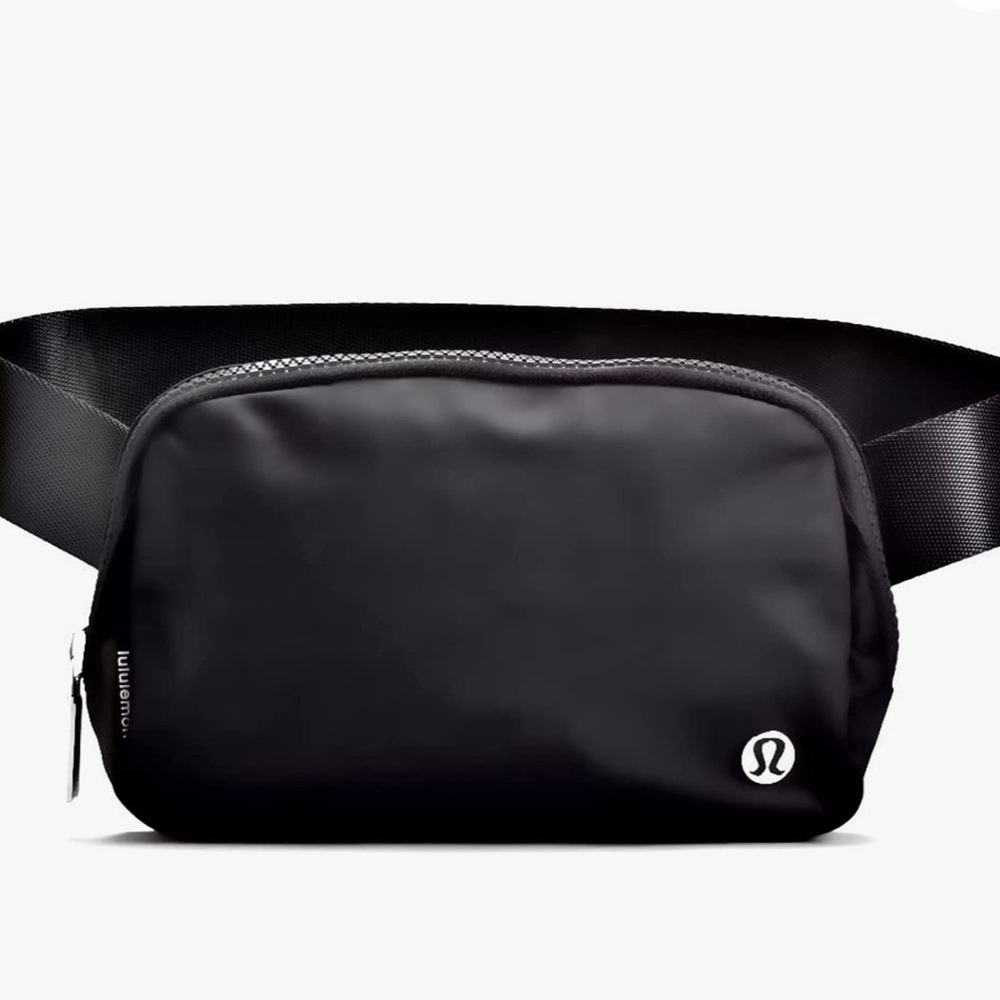Lululemon Everywhere Belt Bag Fanny Pack  Black New trendy tick tock item